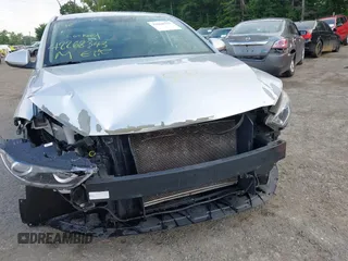 2017 Hyundai Elantra SE z VIN 5NPD74LF5HH171006, wystawiony jako IAAI lot #42268343 z przebiegiem 83 303 mil mil oraz . Historia ofert i sprzedaży dostępna na DreamBid. Obrazek 6.