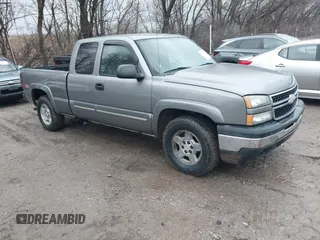 2006 Chevrolet Silverado 1500 LT1 with VIN 1GCEK19Z46Z256105, listed as a IAAI auction lot 41511477 with 239,103 mi miles. Bid and sale history available at carsss.com. Image 1.