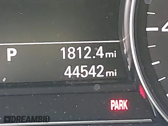 2017 Audi A8 with VIN WAU44AFD0HN019147, listed as a IAAI auction lot 41925027 with 44,542 mi miles and . Bid and sale history available at DreamBid. Image 15.