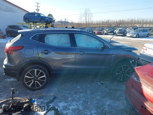 2017 Nissan Rogue S z VIN JN1BJ1CP8HW020870, wystawiony jako IAAI lot #41321806 z przebiegiem 75 395 mil mil oraz . Historia ofert i sprzedaży dostępna na DreamBid. Obrazek 13.