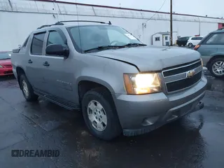 2007 Chevrolet Avalanche LT w/3LT with VIN 3GNFK12397G130146, listed as a IAAI auction lot 40836657 with 319,028 mi miles. Bid and sale history available at carsss.com. Image 1.