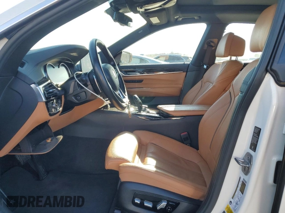 2018 BMW 6 Series 640i xDrive z VIN WBAJV6C57JBC99895, wystawiony jako Copart lot #46605815 z przebiegiem 72 330 mil mil oraz Szkoda całkowita • Salvage title. Historia ofert i sprzedaży dostępna na DreamBid. Obrazek 7.