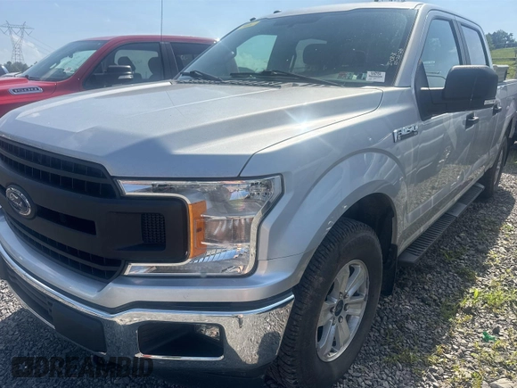 2018 Ford F-150 XL z VIN 1FTFW1E53JKF62418, wystawiony jako IAAI lot #42854294 z przebiegiem 103 964 mil mil oraz . Historia ofert i sprzedaży dostępna na DreamBid. Obrazek 3.