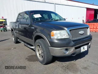 2006 Ford F-150 XLT с VIN 1FTPW14526FA04548, выставлен на аукционе IAAI как лот 42024481 с пробегом 298 512 миль миль и . История ставок и продаж доступна на DreamBid. Изображение 1.
