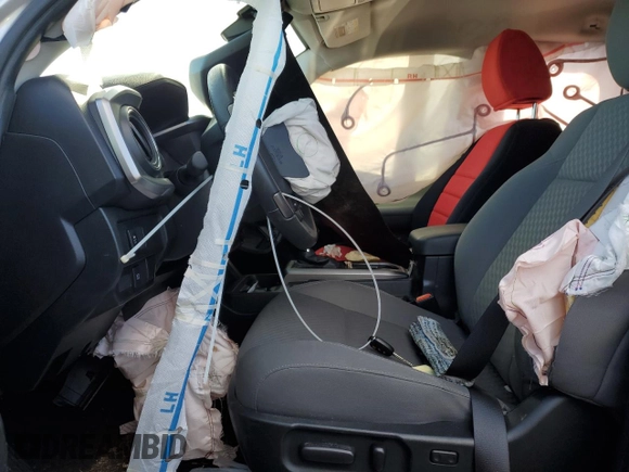 2022 Toyota Tacoma SR z VIN 3TYRZ5CN3NT017224, wystawiony jako Copart lot #44068435 z przebiegiem 11 836 mil mil oraz Szkoda całkowita • Salvage title. Historia ofert i sprzedaży dostępna na DreamBid. Obrazek 7.
