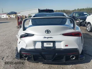 2021 Toyota GR Supra 3.0 with VIN WZ1DB0C08MW043660, listed as a IAAI auction lot 41865609 with 17,463 mi miles. Bid and sale history available at carsss.com. Image 17.