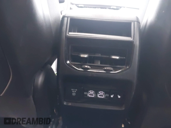2023 Jeep Grand Cherokee Limited с VIN 1C4RJHBG3P8844297, выставлен на аукционе IAAI как лот 41854660 с пробегом 35 721 миль миль и . История ставок и продаж доступна на DreamBid. Изображение 19.