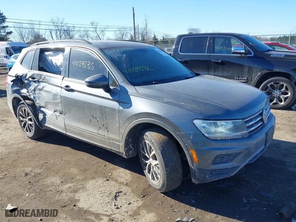 2019 Volkswagen Tiguan SE with VIN 3VV2B7AX4KM013634, listed as a IAAI auction lot 41429236 with 133,492 mi miles. Bid and sale history available at carsss.com. Image 1.