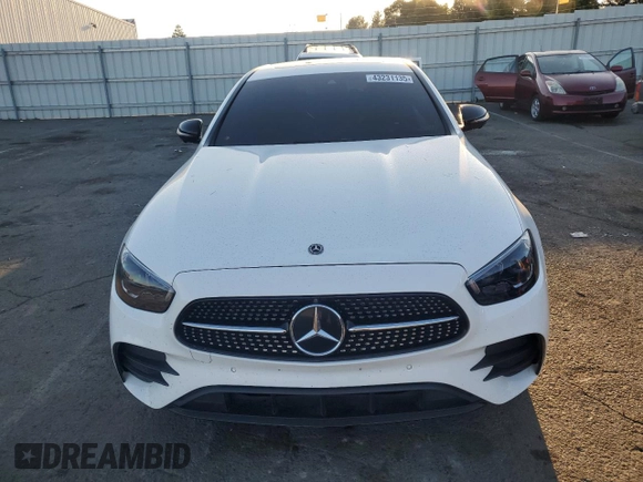2021 Mercedes-Benz E-Class E 450 with VIN W1KZF5KBXMA934142, listed as a Copart auction lot 43231135 with 39,090 mi miles and Salvage Title. Bid and sale history available at carsss.com. Image 5.