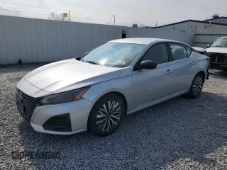 2024 Nissan Altima SV z VIN 1N4BL4DV5RN325486, wystawiony jako Copart lot #53510155 z przebiegiem 31 338 mil mil oraz Szkoda całkowita • Salvage title. Historia ofert i sprzedaży dostępna na DreamBid. Obrazek 1.