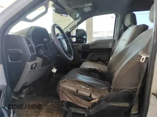 2019 Ford F-250 XL z VIN 1FT7W2B60KED86550, wystawiony jako IAAI lot #42501135 z przebiegiem 188 501 mil mil oraz . Historia ofert i sprzedaży dostępna na DreamBid. Obrazek 36.
