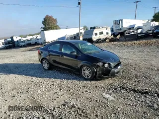2012 Chevrolet Sonic LT z VIN 1G1JD5SH2C4148200, wystawiony jako Copart lot #74896064 z przebiegiem 104 692 mil mil oraz Szkoda całkowita • Salvage title. Historia ofert i sprzedaży dostępna na DreamBid. Obrazek 14.