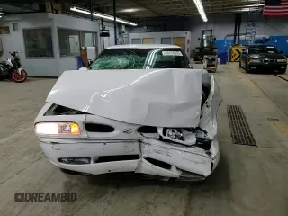 1998 Oldsmobile 88 LS z VIN 1G3HN52K9W4823866, wystawiony jako Copart lot #49150535 z przebiegiem 54 125 mil mil oraz Szkody całkowita. Historia ofert i sprzedaży dostępna na DreamBid. Obrazek 11.