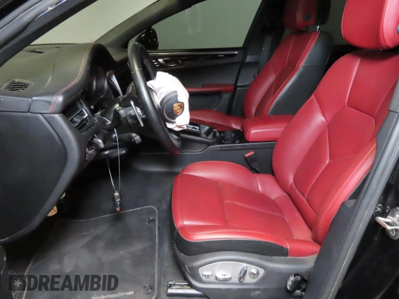 2023 Porsche Macan with VIN WP1AA2A50PLB01554, listed as a Copart auction lot 61992765 with 31,549 mi miles and Salvage title. Bid and sale history available at DreamBid. Image 9.