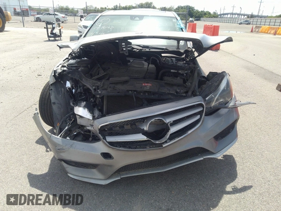 2014 Mercedes-Benz E 350 Sport z VIN WDDHF5KB2EA804546, wystawiony jako IAAI lot #42753310 z przebiegiem 182 861 mil mil oraz . Historia ofert i sprzedaży dostępna na DreamBid. Obrazek 12.