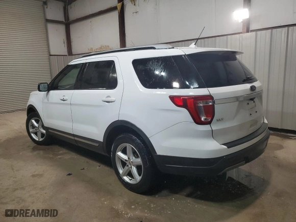 2019 Ford Explorer XLT with VIN 1FM5K7D80KGA63615, listed as a Copart auction lot 49705865 with 105,825 mi miles and Clean Title. Bid and sale history available at carsss.com. Image 2.