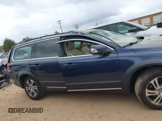 2015 Volvo XC70 T5 Drive-E Premier with VIN YV440MBK7F1209968, listed as a IAAI auction lot 41914571 with 69,668 mi miles and . Bid and sale history available at DreamBid. Image 13.