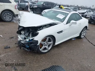 2016 Mercedes-Benz SLK 300 z VIN WDDPK3JA4GF123735, wystawiony jako IAAI lot #41559315 z przebiegiem Nie podano mil oraz . Historia ofert i sprzedaży dostępna na DreamBid. Obrazek 17.