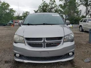 2015 Dodge Grand Caravan R/T with VIN 2C4RDGEG8FR607627, listed as a Copart auction lot 55865685 with 136,140 mi miles and Clean Title. Bid and sale history available at DreamBid. Image 5.