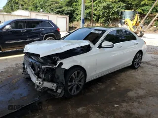2017 Mercedes-Benz C 300 z VIN 55SWF4JB4HU206014, wystawiony jako Copart lot #61862395 z przebiegiem 87 657 mil mil oraz Szkoda całkowita • Salvage title. Historia ofert i sprzedaży dostępna na DreamBid. Obrazek 1.