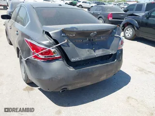 2015 Nissan Altima 2.5 with VIN 1N4AL3AP0FN368673, listed as a IAAI auction lot 41867886 with 152,213 mi miles. Bid and sale history available at carsss.com. Image 6.