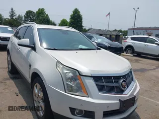 2010 Cadillac SRX Performance Collection z VIN 3GYFNBEY9AS595862, wystawiony jako IAAI lot #42415745 z przebiegiem Nie podano mil oraz . Historia ofert i sprzedaży dostępna na DreamBid. Obrazek 1.