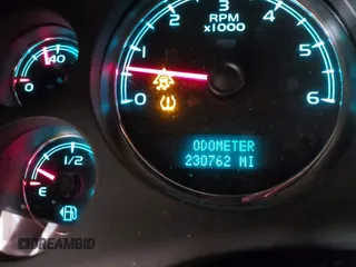 2007 Chevrolet Tahoe LT z VIN 1GNFK13087R105226, wystawiony jako IAAI lot #42580197 z przebiegiem 230 762 mil mil oraz . Historia ofert i sprzedaży dostępna na DreamBid. Obrazek 7.