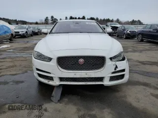 2019 Jaguar XE 25t Premium with VIN SAJAJ4FX0KCP50143, listed as a Copart auction lot 46303155 with 111,621 mi miles and Salvage Title. Bid and sale history available at DreamBid. Image 5.