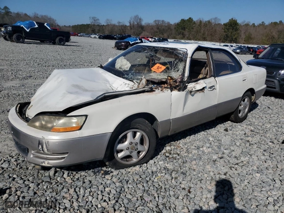 1996 Lexus ES 300 with VIN JT8BF12GXT0160445, listed as a Copart auction lot 43913625 with 0 mi miles and Non Repairable. Bid and sale history available at carsss.com. Image 1.