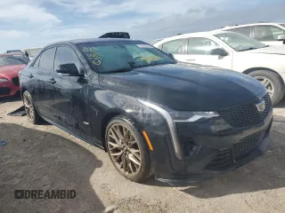 2023 Cadillac CT4-V Blackwing z VIN 1G6DL5RP2P0460117, wystawiony jako Copart lot #75218744 z przebiegiem 5623 mil mil oraz Nie do naprawy. Historia ofert i sprzedaży dostępna na DreamBid. Obrazek 4.