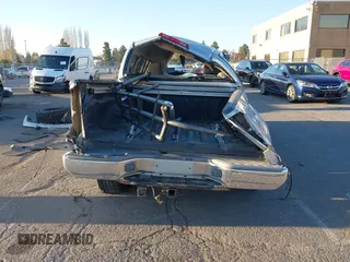 2006 Nissan Frontier SE z VIN 1N6AD07W66C470766, wystawiony jako IAAI lot #41023377 z przebiegiem Nie podano mil oraz . Historia ofert i sprzedaży dostępna na DreamBid. Obrazek 17.