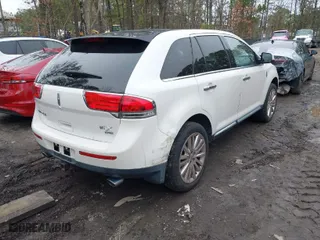 2011 Lincoln MKX with VIN 2LMDJ8JK5BBJ04398, listed as a IAAI auction lot 41751945 with 142,701 mi miles. Bid and sale history available at carsss.com. Image 4.