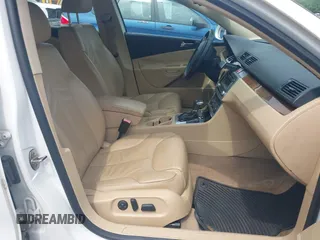 2007 Volkswagen Passat 2.0T z VIN WVWEK73C47P104958, wystawiony jako IAAI lot #42482727 z przebiegiem 171 507 mil mil oraz . Historia ofert i sprzedaży dostępna na DreamBid. Obrazek 5.