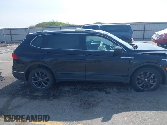 2022 Volkswagen Tiguan SE with VIN 3VV2B7AX0NM146315, listed as a IAAI auction lot 42512975 with 40,577 mi miles and . Bid and sale history available at DreamBid. Image 13.
