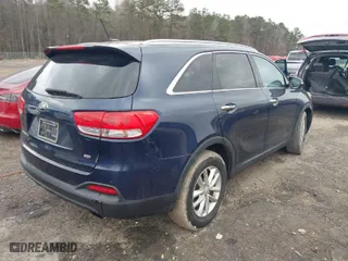 2017 Kia Sorento LX with VIN 5XYPG4A32HG237671, listed as a IAAI auction lot 41715333 with 94,071 mi miles. Bid and sale history available at carsss.com. Image 4.