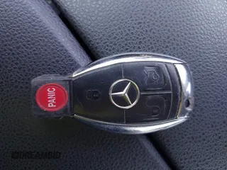 2008 Mercedes-Benz C 300 Sport z VIN WDDGF54X38F062377, wystawiony jako IAAI lot #42483313 z przebiegiem Nie podano mil oraz . Historia ofert i sprzedaży dostępna na DreamBid. Obrazek 11.