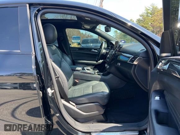 2016 Mercedes-Benz GLE 450 AMG z VIN 4JGED6EB2GA022685, wystawiony jako Copart lot #54209245 z przebiegiem 131 134 mil mil oraz Tytuł czysty. Historia ofert i sprzedaży dostępna na DreamBid. Obrazek 5.
