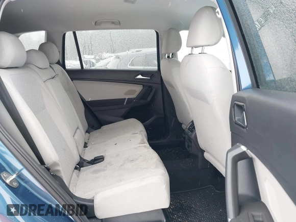 2018 Volkswagen Tiguan S z VIN 3VV0B7AX8JM081263, wystawiony jako IAAI lot #41245308 z przebiegiem 58 778 mil mil oraz . Historia ofert i sprzedaży dostępna na DreamBid. Obrazek 8.