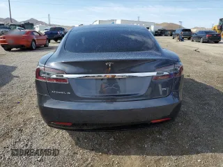 2018 Tesla Model S 75D with VIN 5YJSA1E27JF240011, listed as a Copart auction lot 62922164 with 92,147 mi miles and Salvage title. Bid and sale history available at DreamBid. Image 6.