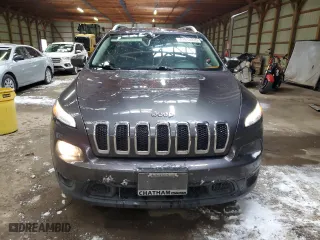 2016 Jeep Cherokee Latitude with VIN 1C4PJMCS3GW223656, listed as a Copart auction lot 47912335 with 0 mi miles and Clean Title. Bid and sale history available at carsss.com. Image 5.