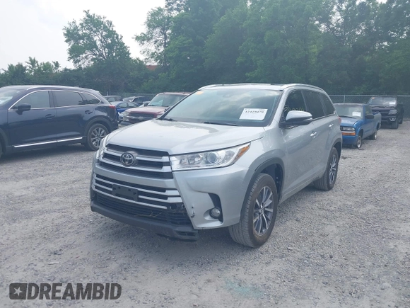 2018 Toyota Highlander SE z VIN 5TDKZRFH4JS544239, wystawiony jako IAAI lot #42429079 z przebiegiem 121 406 mil mil oraz . Historia ofert i sprzedaży dostępna na DreamBid. Obrazek 22.