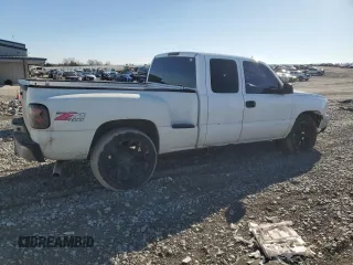 2003 Chevrolet Silverado 1500 LT with VIN 1GCEK19T73Z325201, listed as a Copart auction lot 88667655 with 247,505 mi miles and Salvage Title. Bid and sale history available at DreamBid. Image 3.