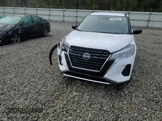 2024 Nissan Kicks S with VIN 3N1CP5BV1RL584510, listed as a Copart auction lot 43839965 with 6,468 mi miles and Salvage Title. Bid and sale history available at carsss.com. Image 12.