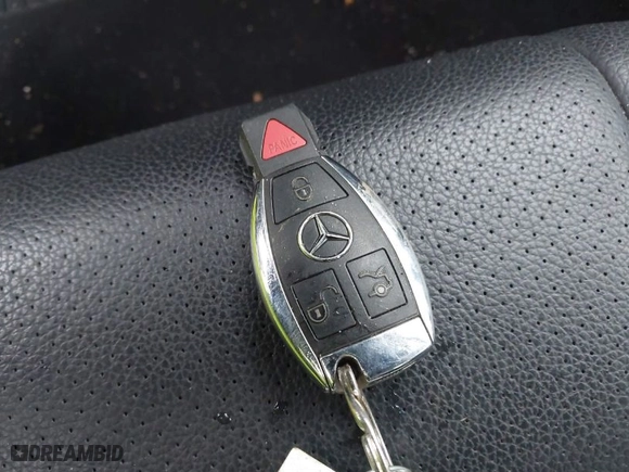 2009 Mercedes-Benz C-Class 3.0L Sport with VIN WDDGF81X09R074993, listed as a IAAI auction lot 41813798 with 139,187 mi miles. Bid and sale history available at carsss.com. Image 11.