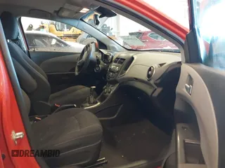 2012 Chevrolet Sonic LT z VIN 1G1JD6SB1C4230890, wystawiony jako IAAI lot #41265634 z przebiegiem 161 886 mil mil oraz . Historia ofert i sprzedaży dostępna na DreamBid. Obrazek 5.