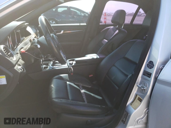 2013 Mercedes-Benz C 250 Sport с VIN WDDGF4HB1DR290685, выставлен на аукционе Copart как лот 62384345 с пробегом 124 584 миль миль и Списание • Salvage title. История ставок и продаж доступна на DreamBid. Изображение 7.