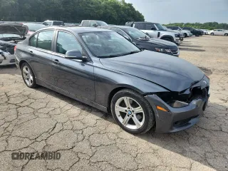 2015 BMW 3 Series 320i xDrive z VIN WBA3C3G55FNT53401, wystawiony jako Copart lot #60574915 z przebiegiem 184 516 mil mil oraz Czysty tytuł • Clean title. Historia ofert i sprzedaży dostępna na DreamBid. Obrazek 4.