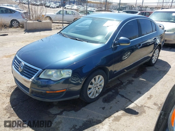 2008 Volkswagen Passat Komfort z VIN WVWJK73C28E241263, wystawiony jako IAAI lot #42021388 z przebiegiem 144 131 mil mil oraz . Historia ofert i sprzedaży dostępna na DreamBid. Obrazek 2.