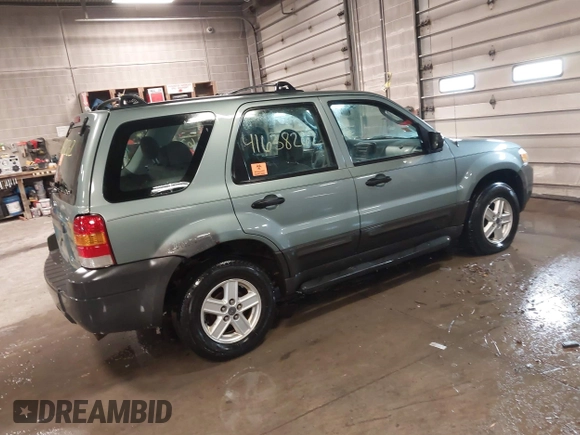 2005 Ford Escape XLS Value with VIN 1FMYU92Z25KD28826, listed as a IAAI auction lot 41638262 with 1 mi miles. Bid and sale history available at carsss.com. Image 4.