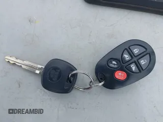 2013 Toyota Sienna SE с VIN 5TDXK3DC4DS366898, выставлен на аукционе IAAI как лот 41939257 с пробегом 157 292 миль миль и . История ставок и продаж доступна на DreamBid. Изображение 11.